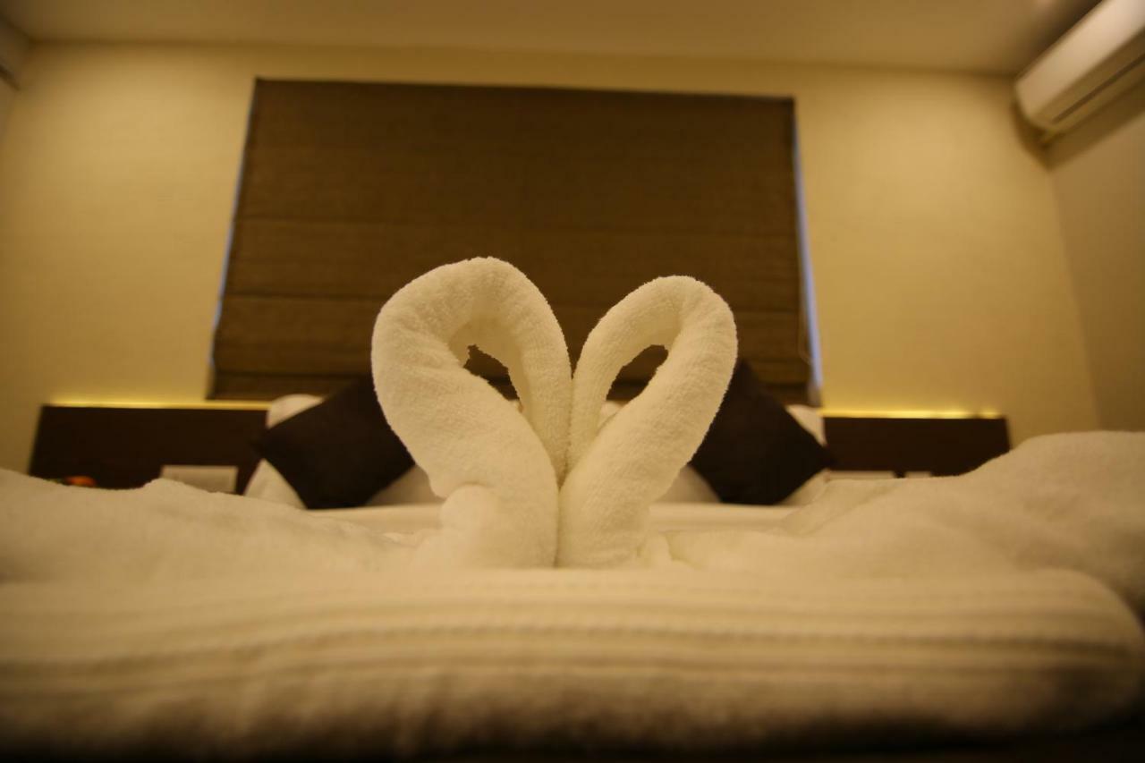 Hotel Le Sapphire สุลต่านบาเทรี ภายนอก รูปภาพ