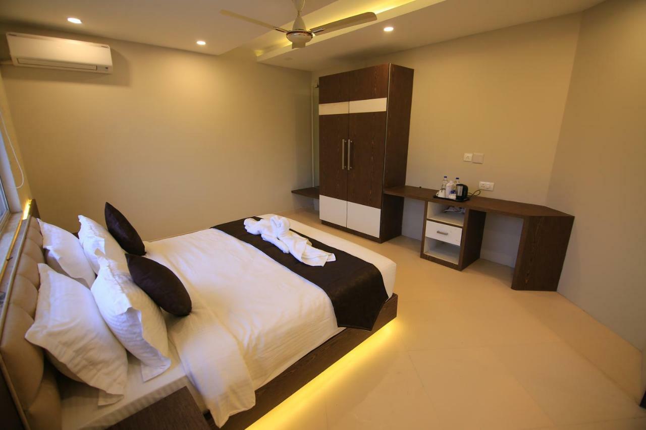 Hotel Le Sapphire สุลต่านบาเทรี ภายนอก รูปภาพ