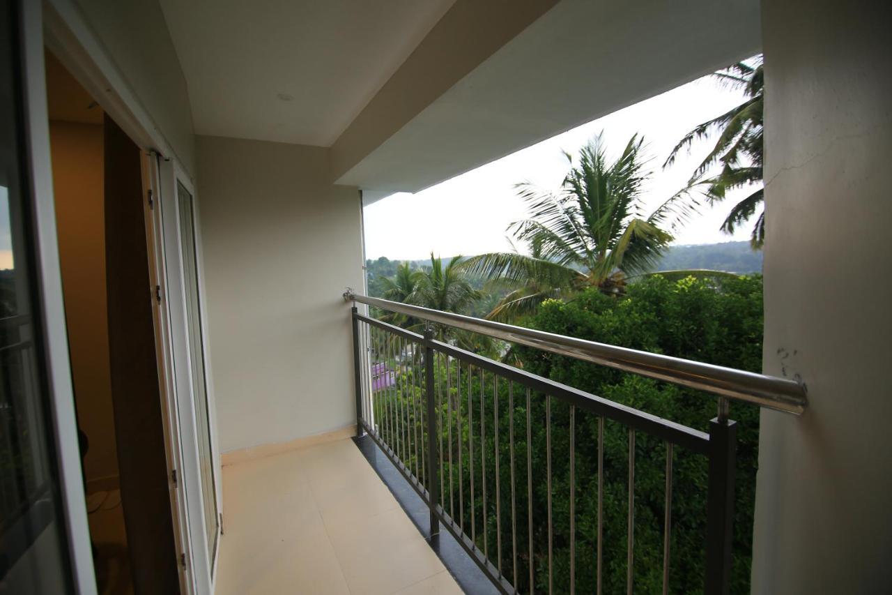 Hotel Le Sapphire สุลต่านบาเทรี ภายนอก รูปภาพ